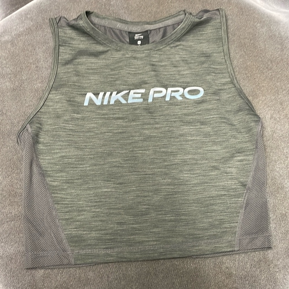 Nike Pro Sport top